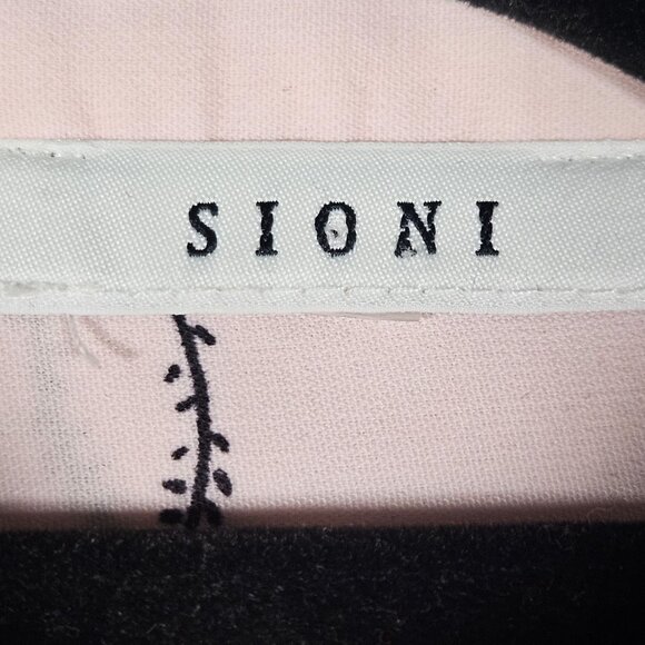 Light Pink Floral Button-Down Shirt With Chest Pockets & Long Sleeves By Sioni - Picture 11 of 12